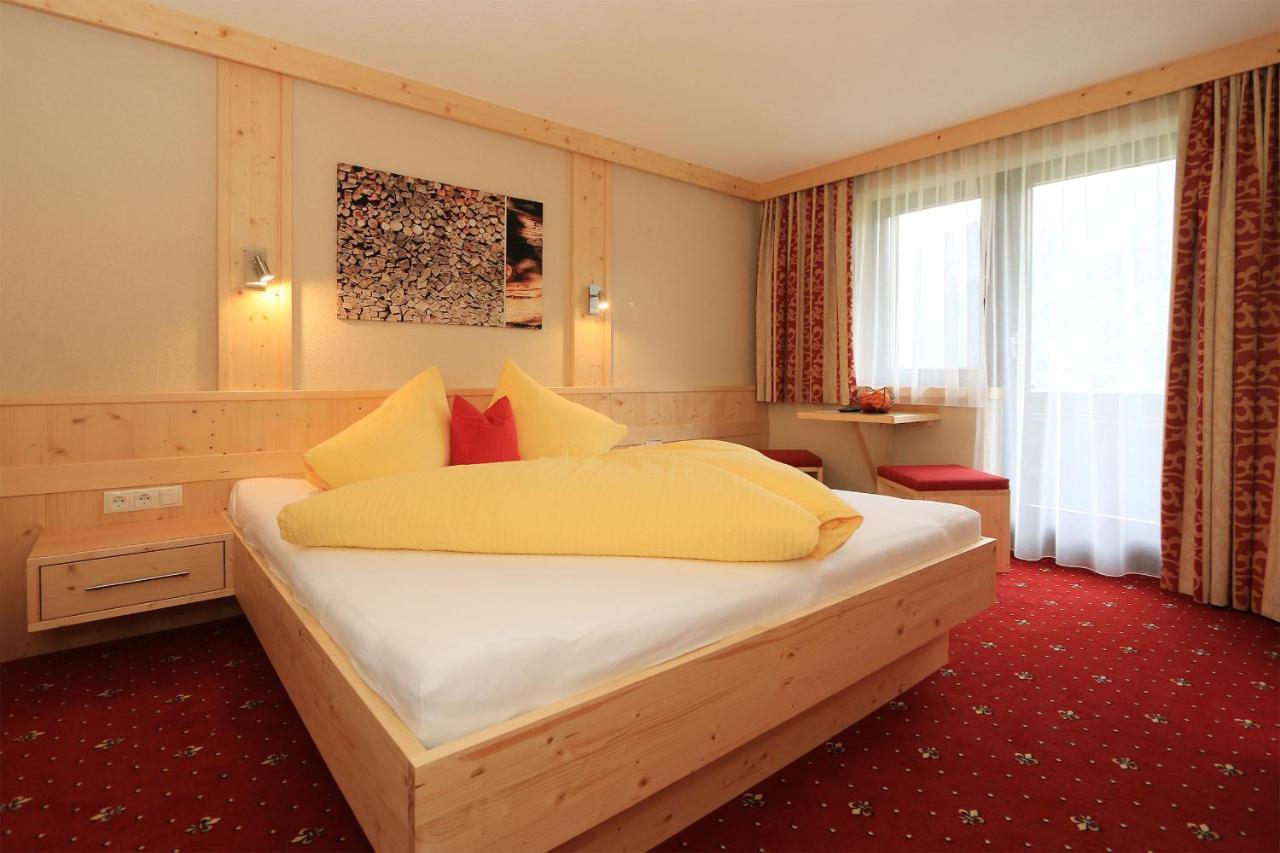 Haus Stefanie Hotel Solden Exterior photo