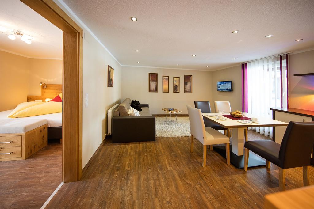 Haus Stefanie Hotel Solden Exterior photo